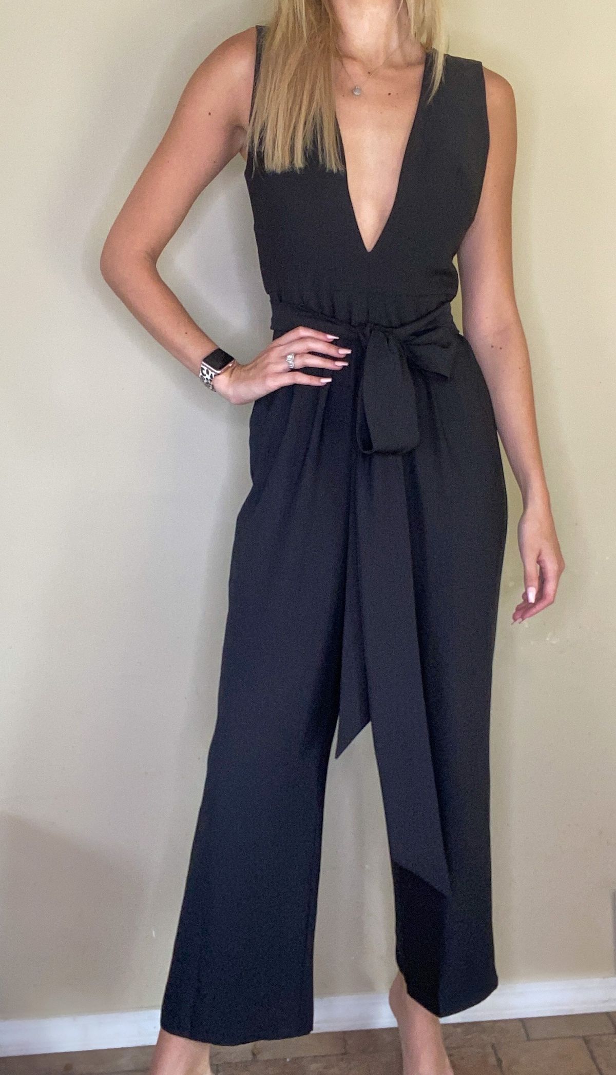 Mac Duggal Size 6 Wedding Guest Plunge Black Formal Jumpsuit on Queenly