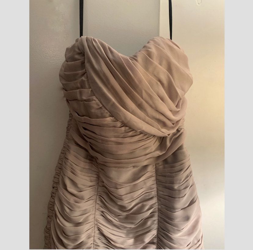 H&M Size 4 Nude Cocktail Dress on Queenly
