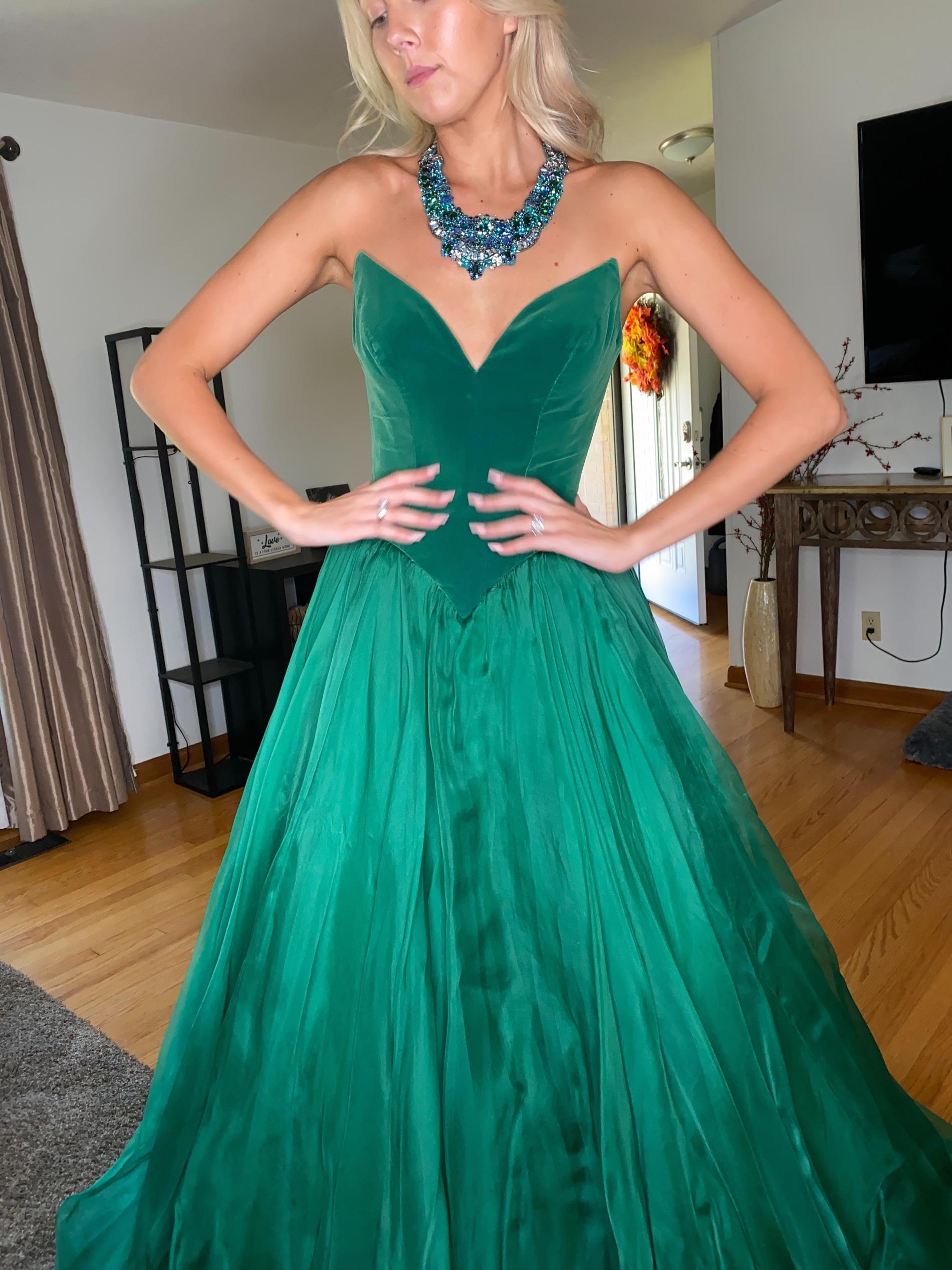 Sherri Hill Green Size 4 Velvet Strapless Prom Ball gown on Queenly