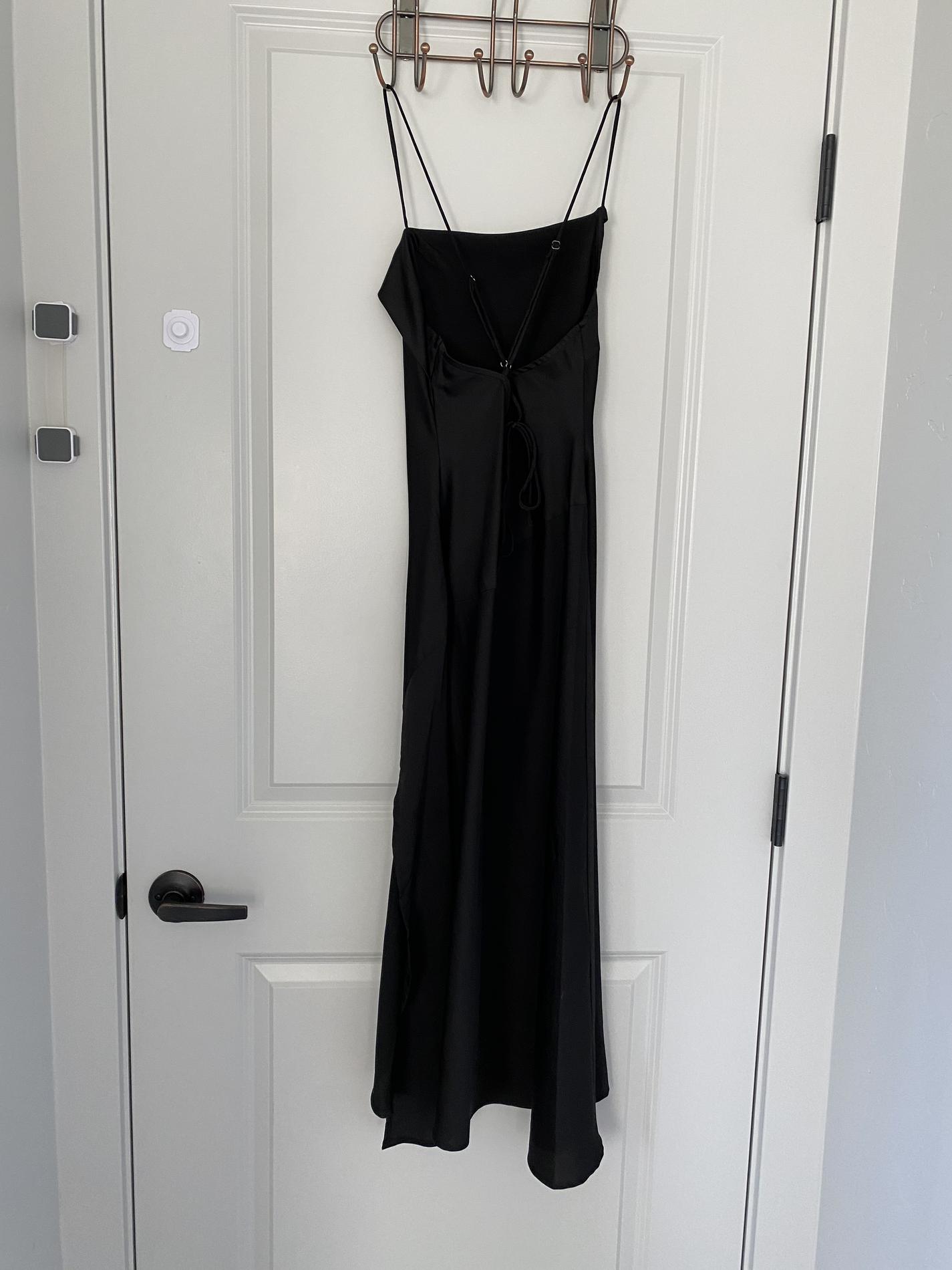 Astr Size 0 Black Side Slit Dress on Queenly