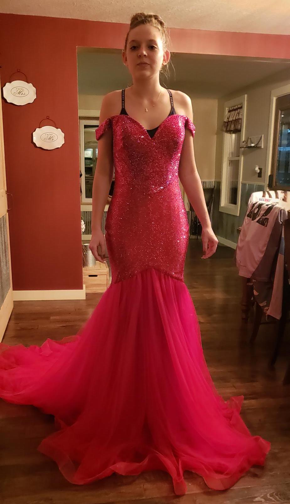 Portia and Scarlett Size 6 Prom Off The Shoulder Sequined Red Mermaid Dress on Queenly