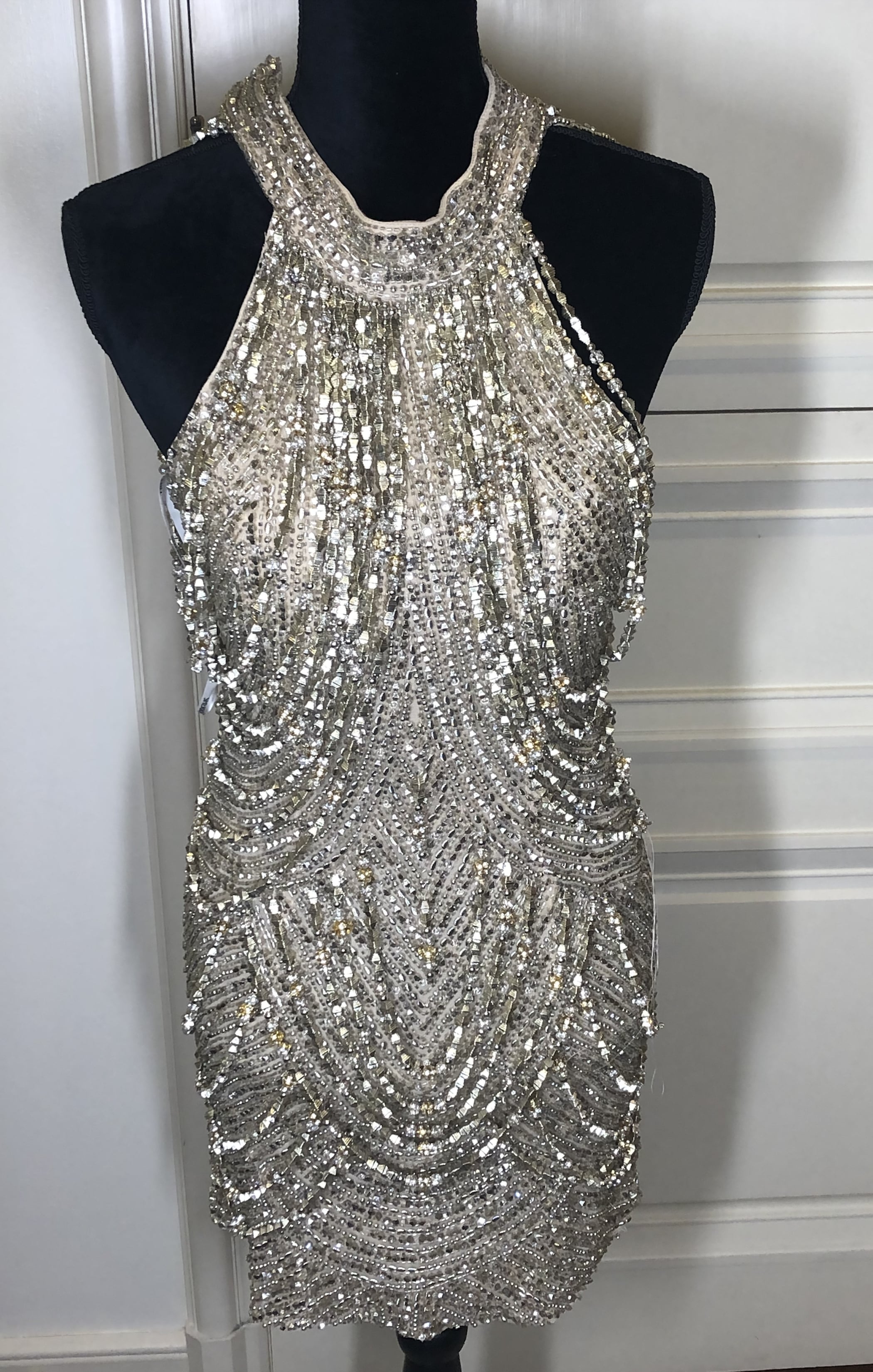 Sherri Hill Size 4 Homecoming Halter Sequined Gold Cocktail Dress on Queenly