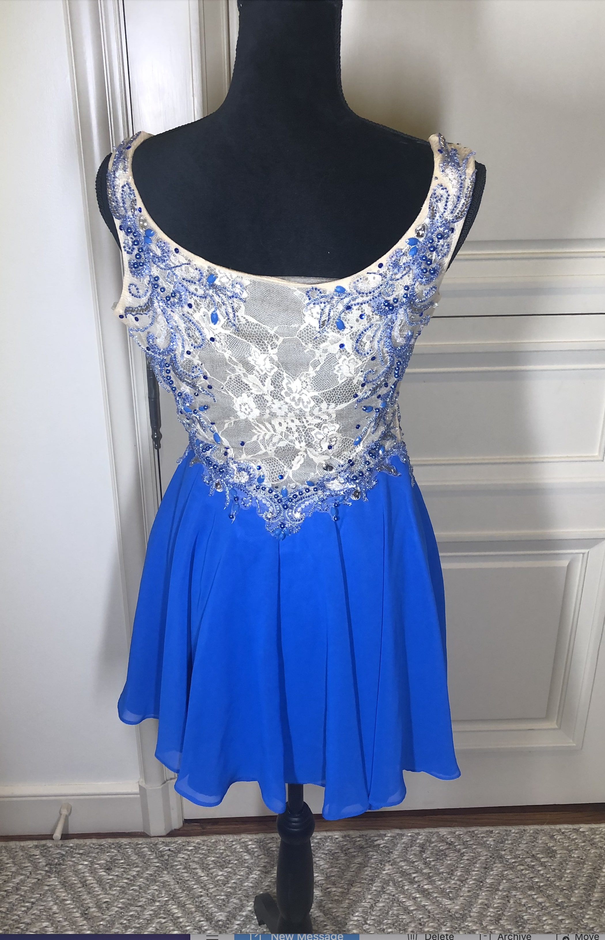 Size 2 Homecoming Plunge Lace Blue A-line Dress on Queenly