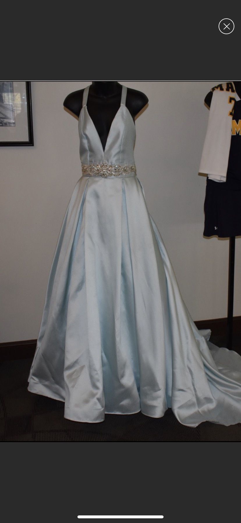 Fernando Wong Size 2 Prom Plunge Light Blue Dress With Train on Queenly