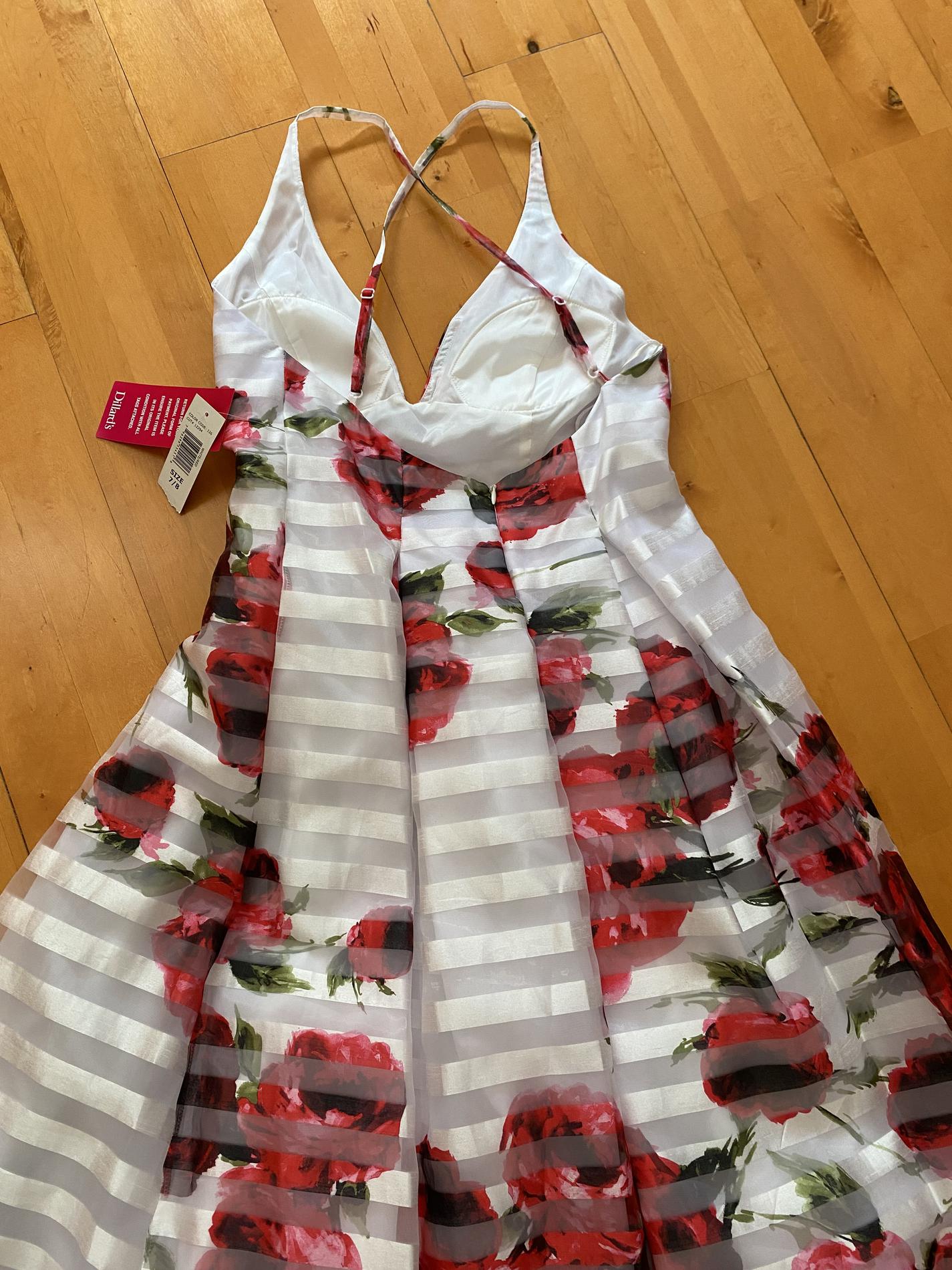 Size 6 Floral White Dress With Train on Queenly