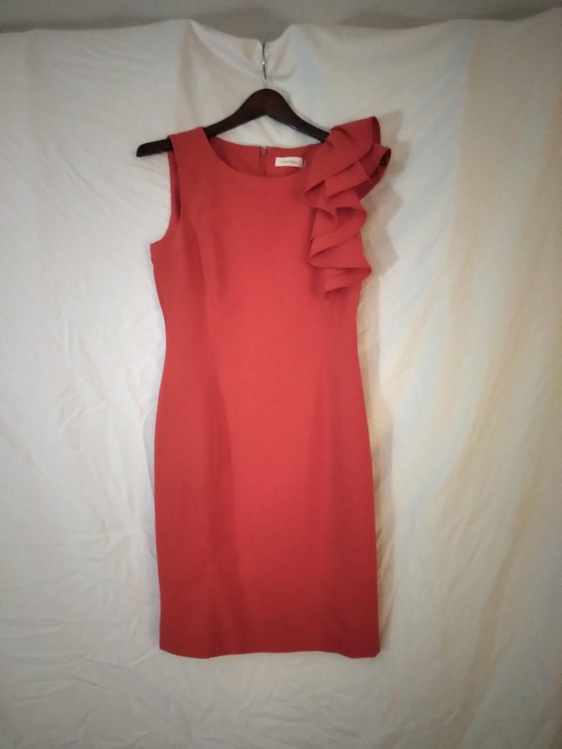 Calvin Klein Size 6 Red Cocktail Dress on Queenly