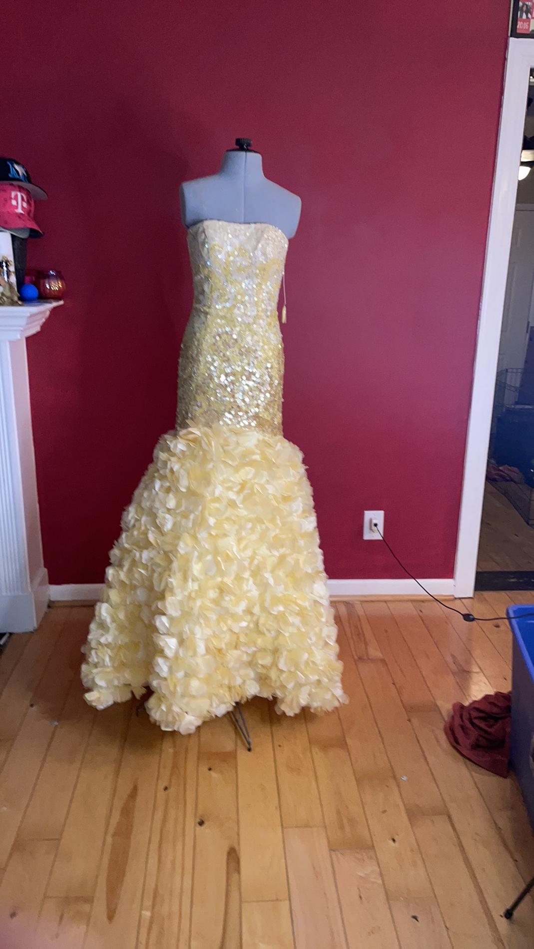 Sherri Hill Yellow Size 0 Mermaid Dress on Queenly
