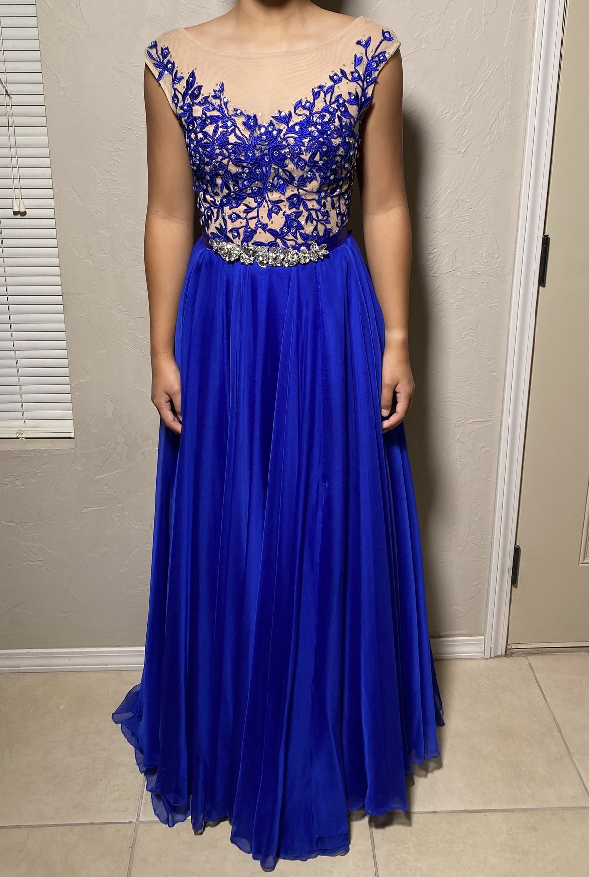 Size 6 Prom Royal Blue A-line Dress on Queenly