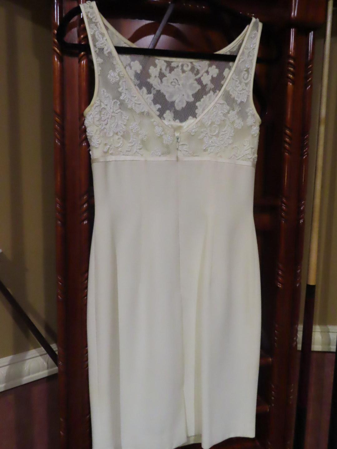 Size 4 Lace White Cocktail Dress on Queenly