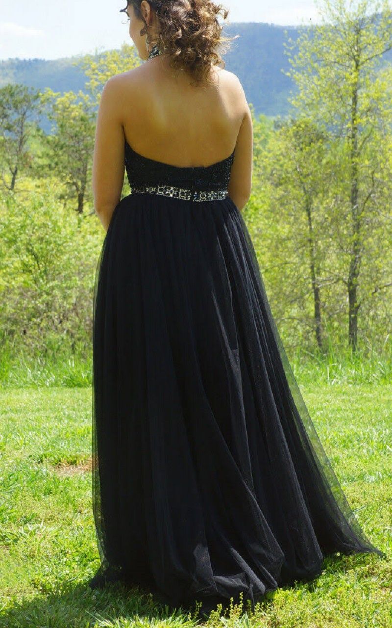 Style 51910 SHERRI HILL Size 2 Prom High Neck Sequined Black A-line Dress on Queenly