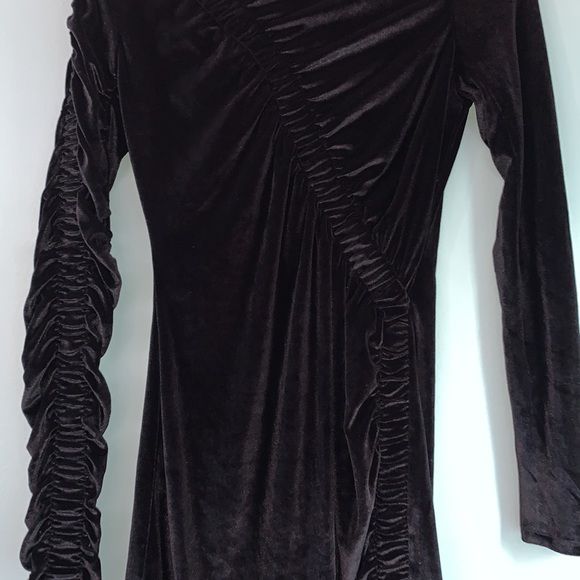Ronny Kobo Size 8 Long Sleeve Velvet Black Cocktail Dress on Queenly