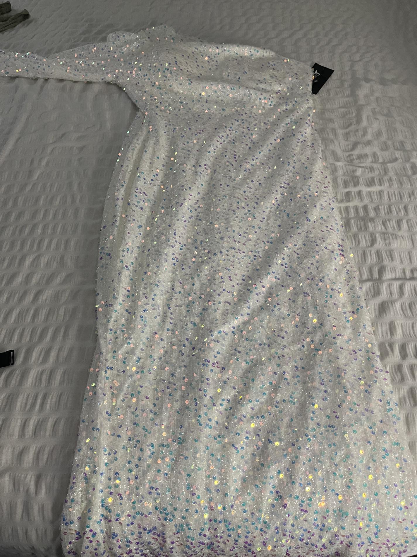 Size 10 Prom One Shoulder White Cocktail Dress on Queenly