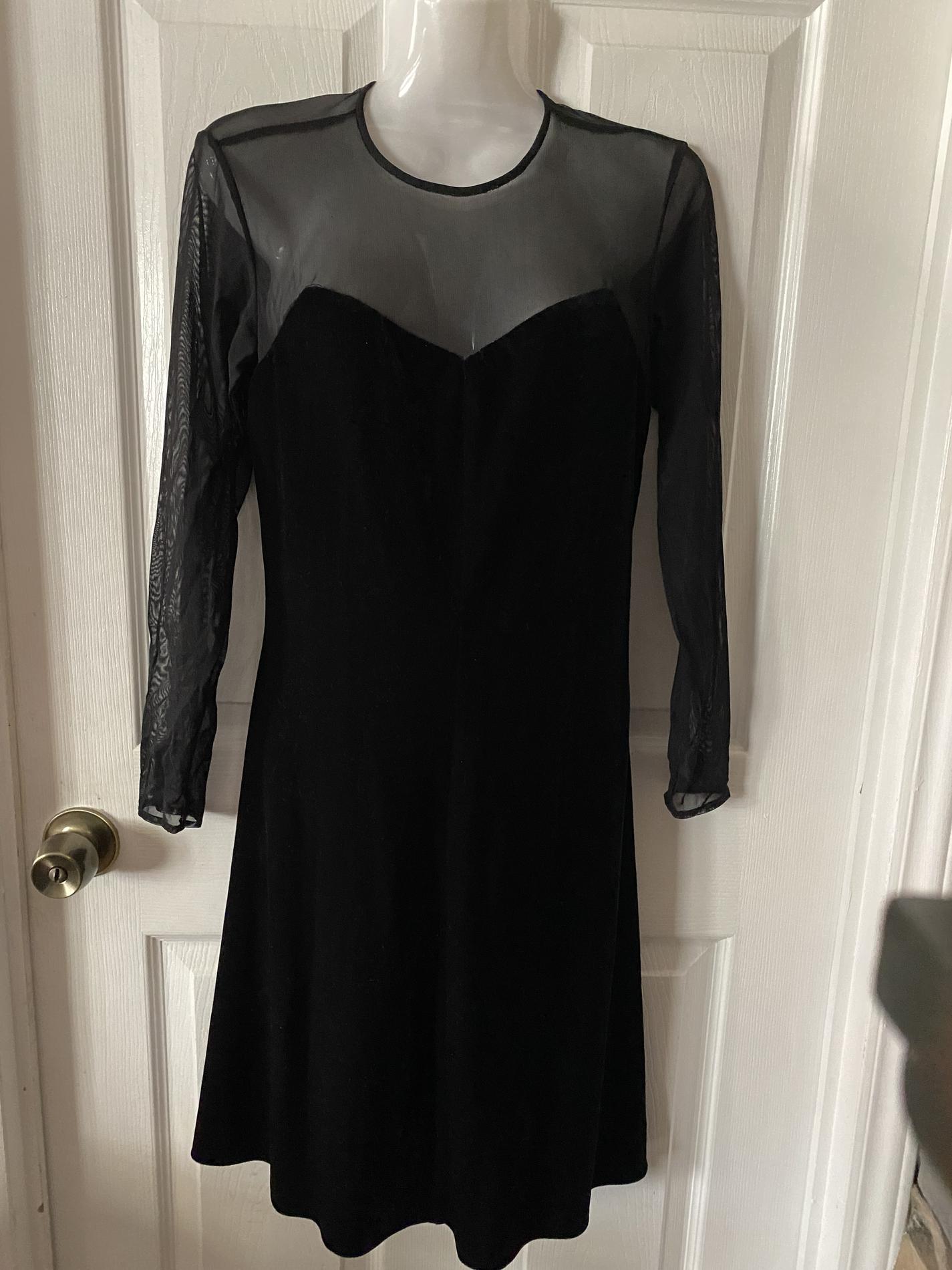 Niki by Niki Livas Size 10 Velvet Black A-line Dress on Queenly