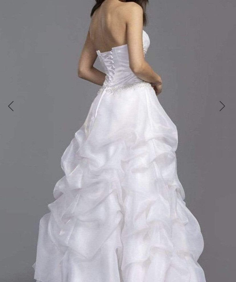 Size 10 Strapless Lace White Ball Gown on Queenly
