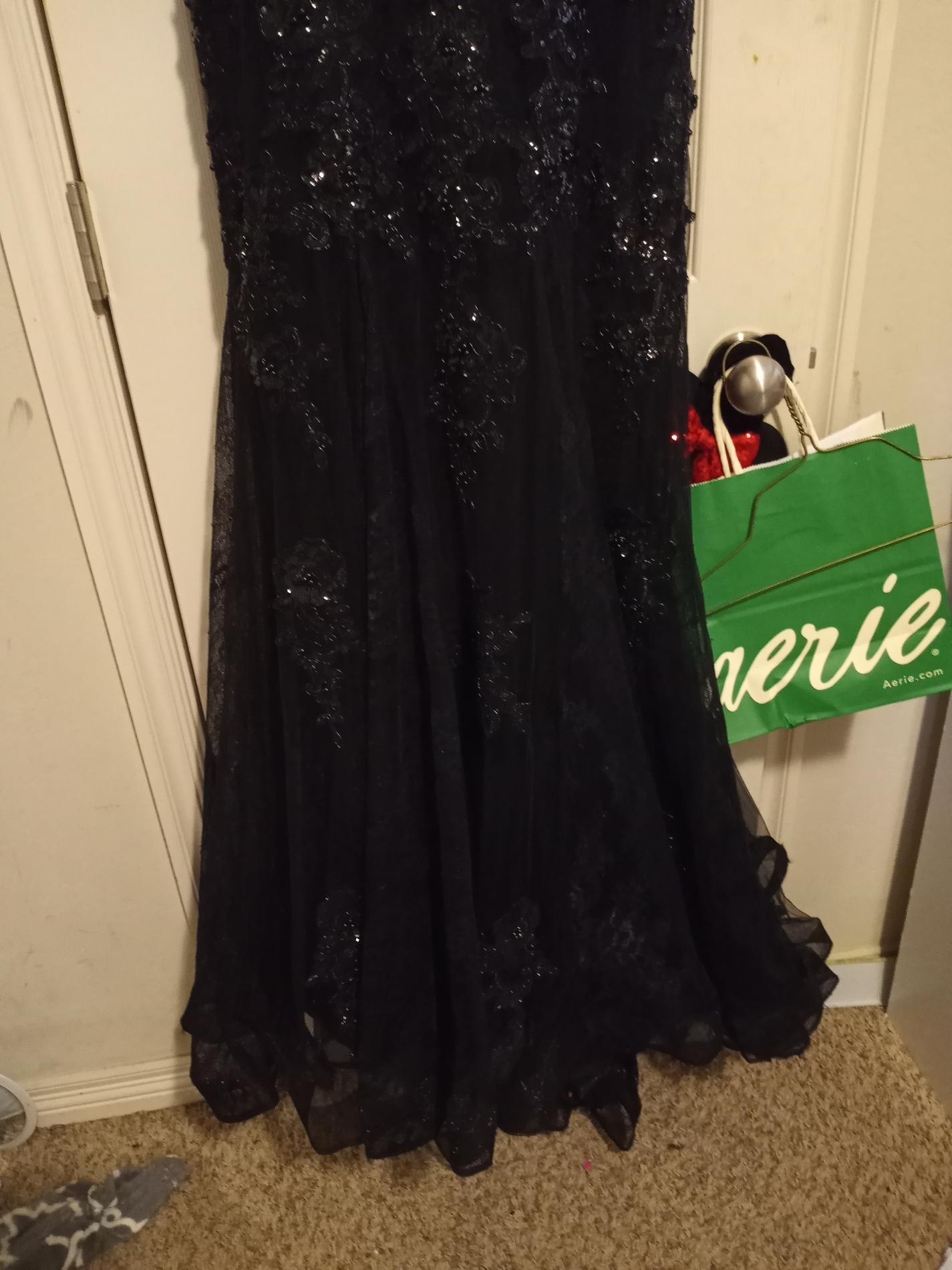 Size 4 Prom Plunge Black Floor Length Maxi on Queenly