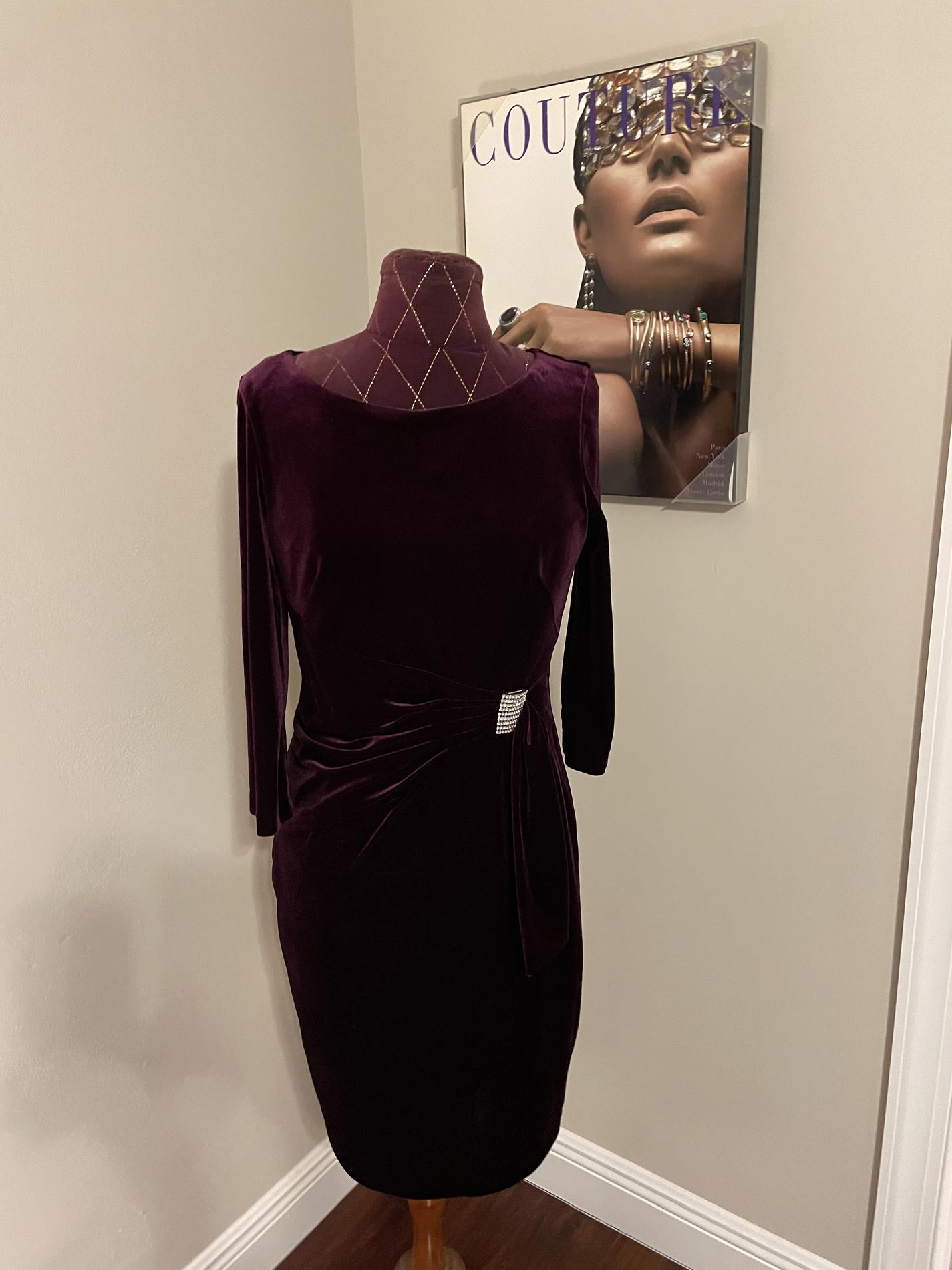 Jessica Howard Size 10 Fun Fashion Velvet Purple Cocktail Dress on Queenly