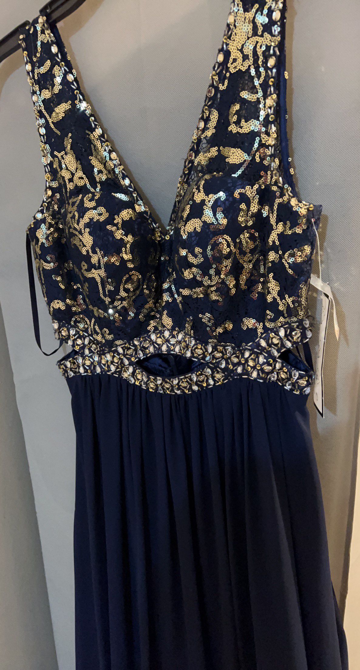 Size 4 Prom Sequined Navy Blue Floor Length Maxi on Queenly