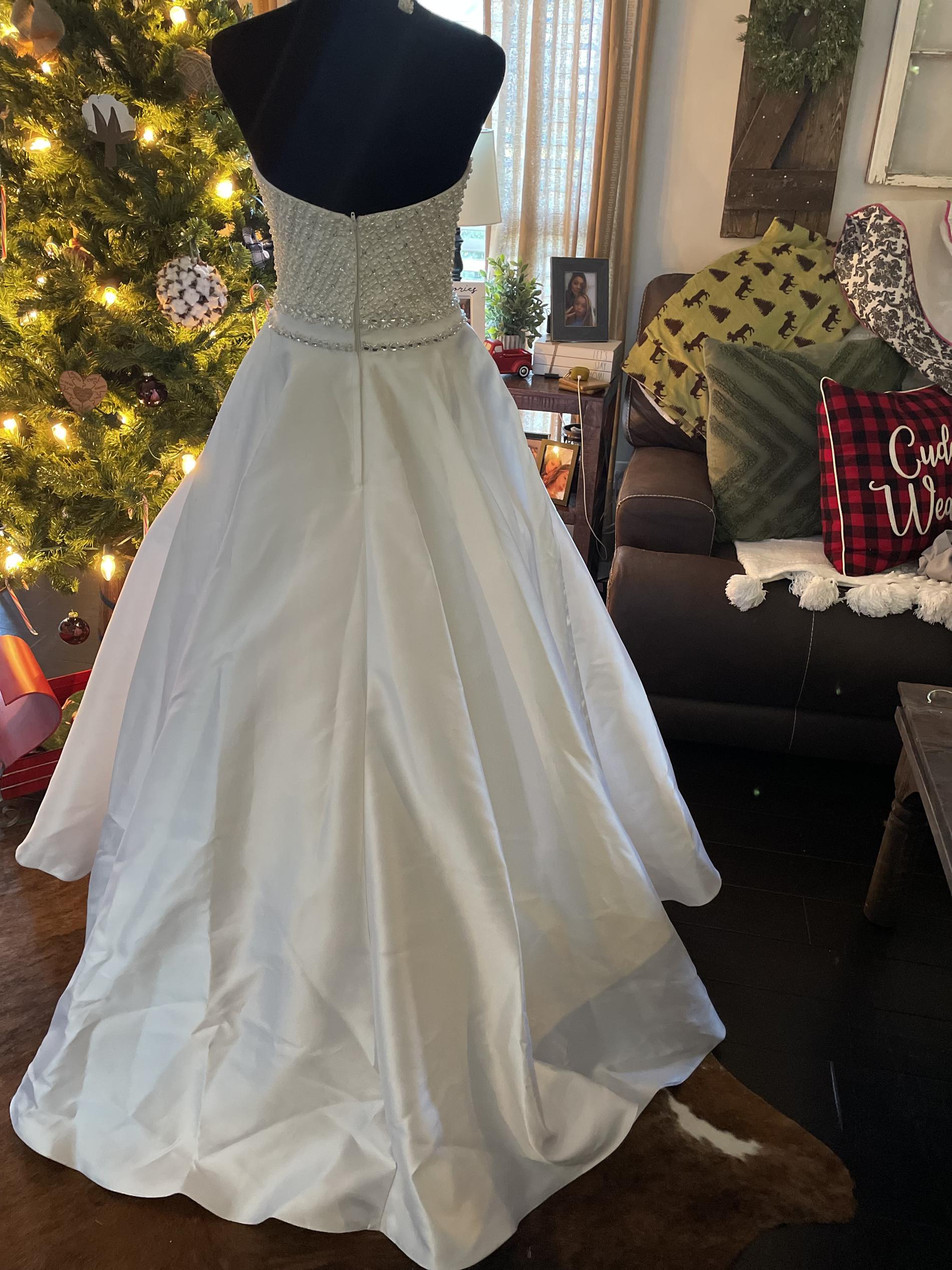 Ritzee Size 2 Wedding High Neck White Ball Gown on Queenly