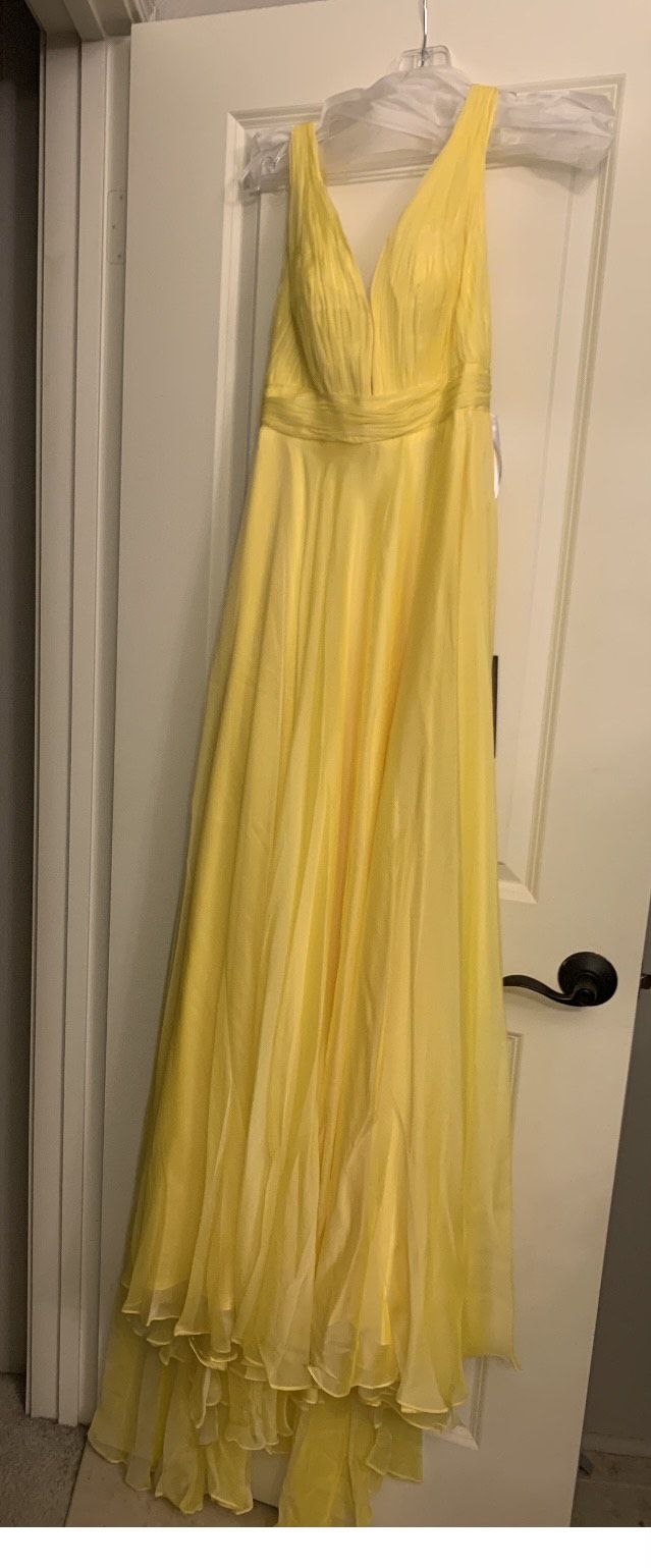 Mac Duggal Size 2 Prom Yellow Side Slit Dress on Queenly
