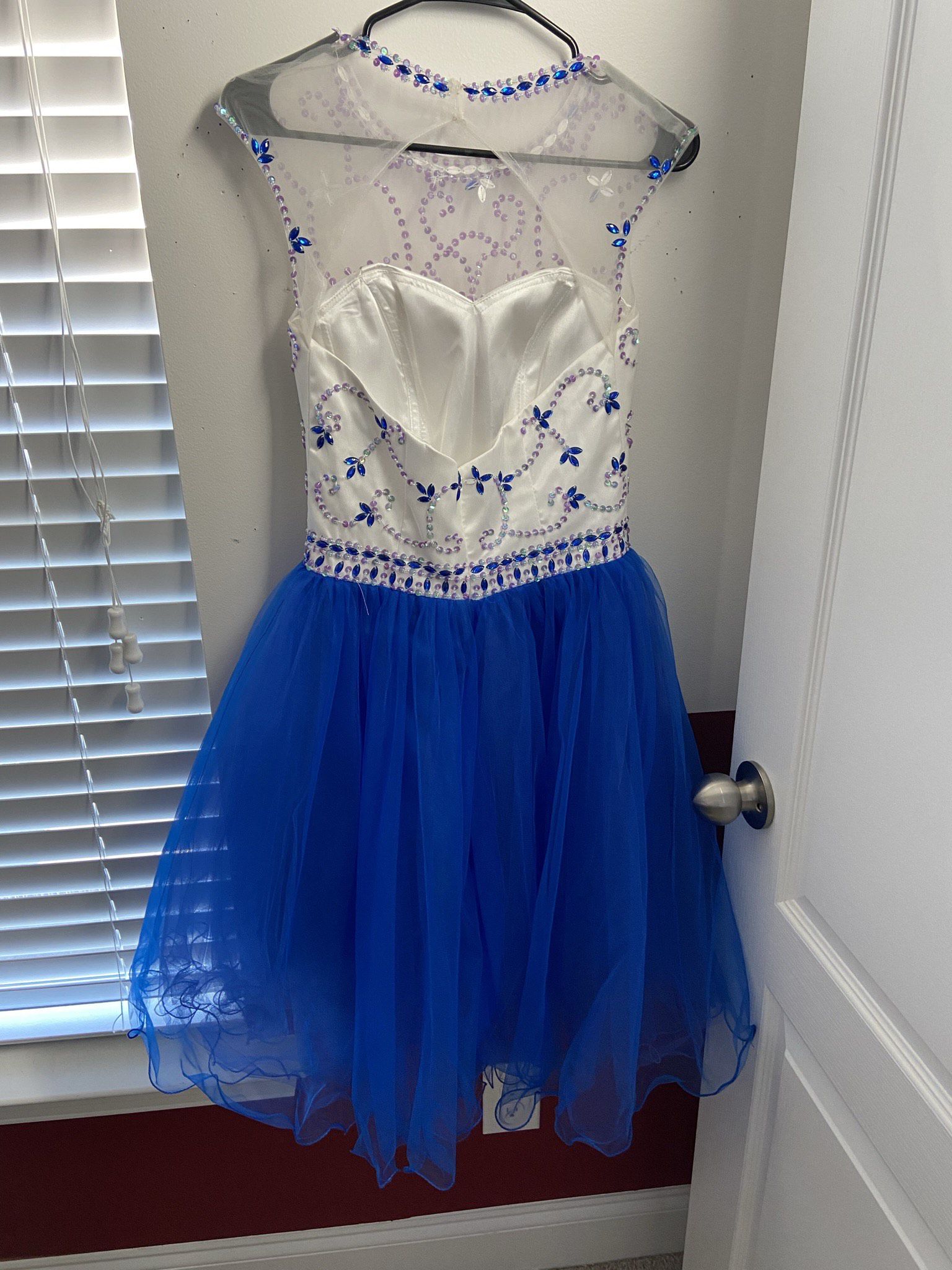 Size 0 Homecoming Sequined Blue Ball Gown on Queenly