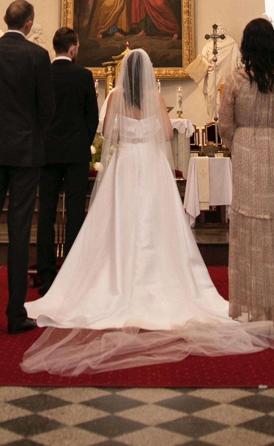 Size 2 Wedding Satin White Mermaid Dress on Queenly