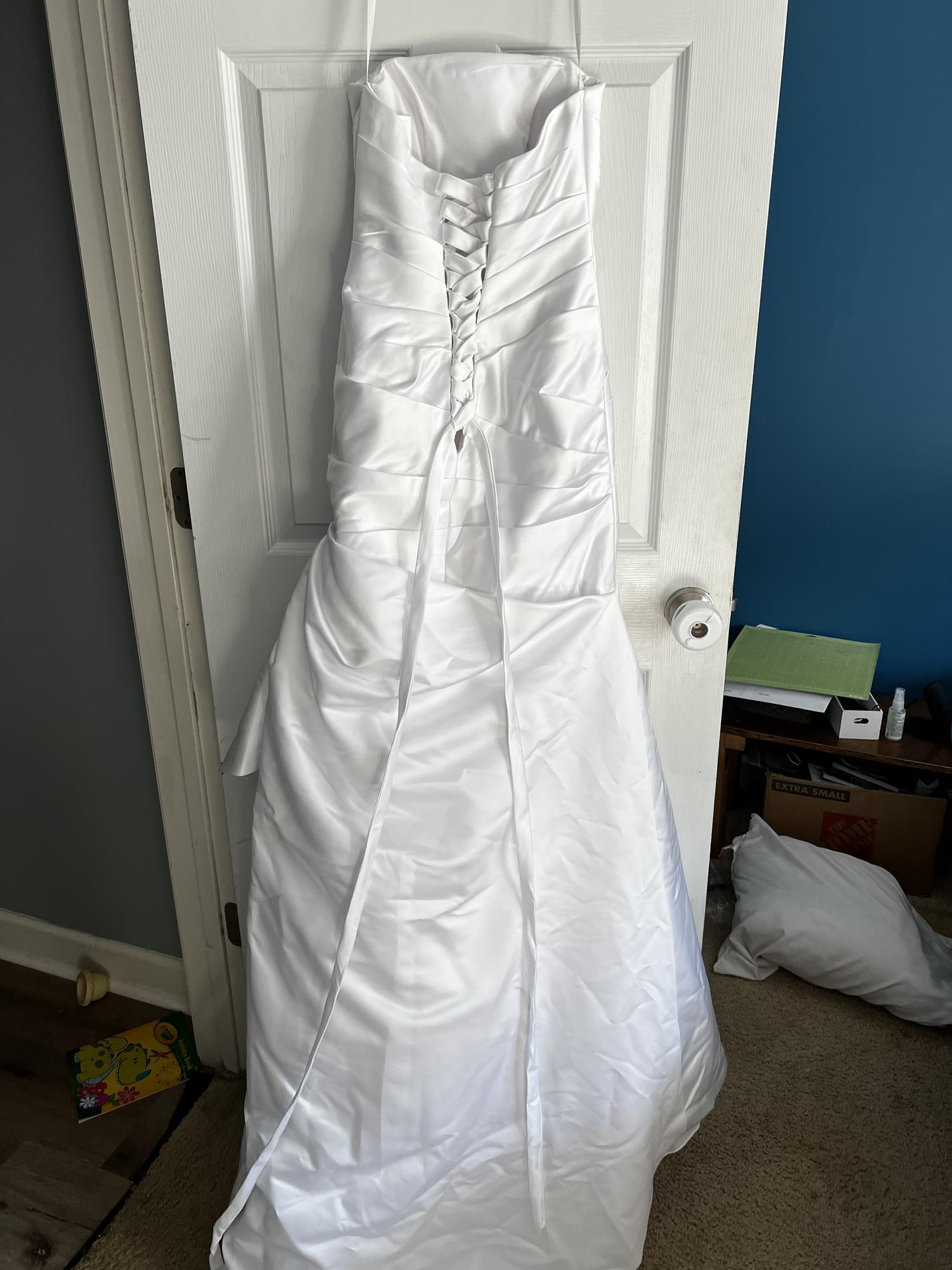 Size 4 Wedding Strapless White Dress With Train on Queenly