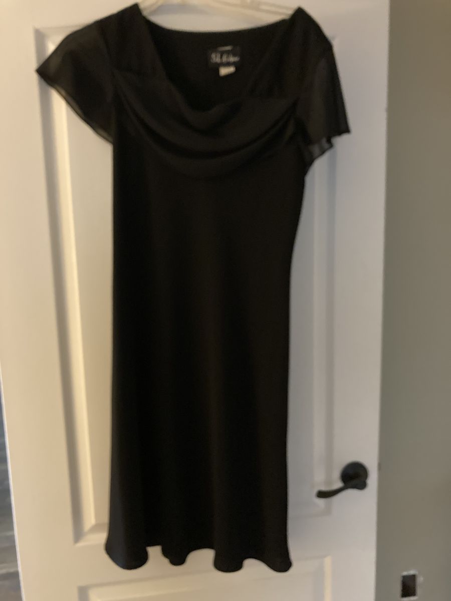 Plus Size 16 Pageant Interview Cap Sleeve Black Floor Length Maxi on Queenly