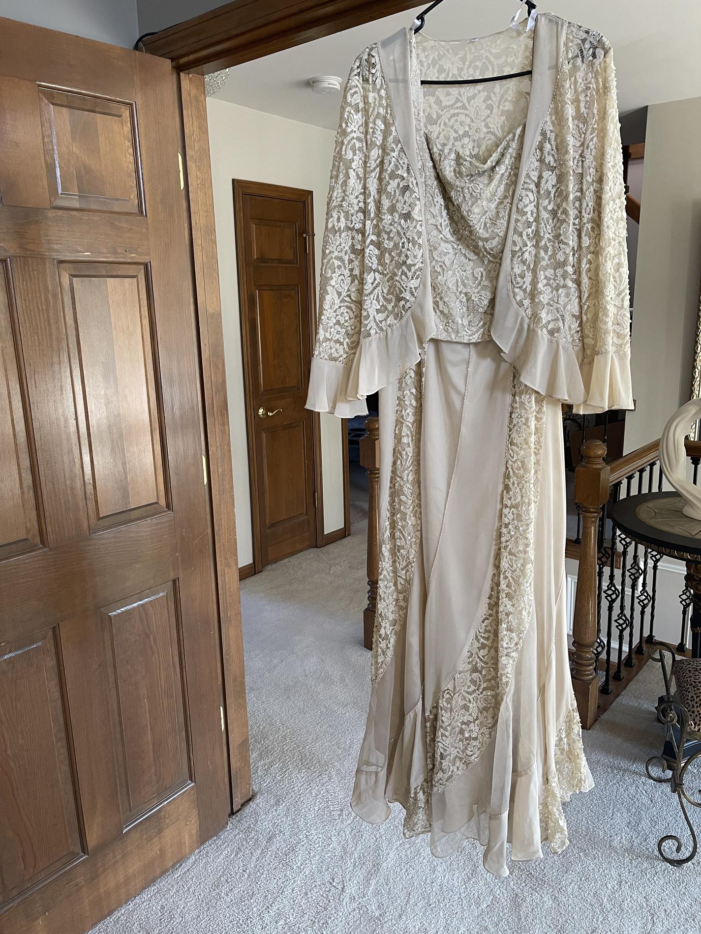 Plus Size 16 Nude Floor Length Maxi on Queenly
