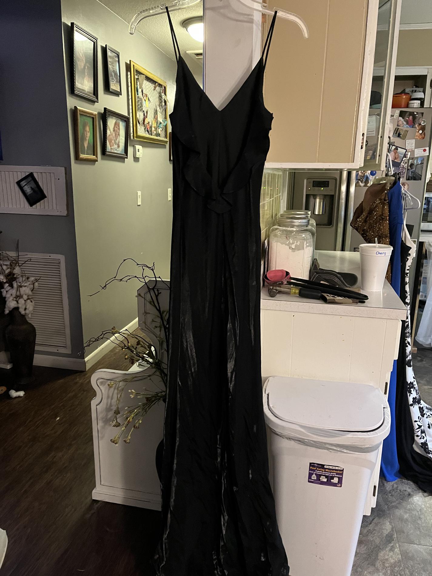 1001 nights Size 4 Black Floor Length Maxi on Queenly