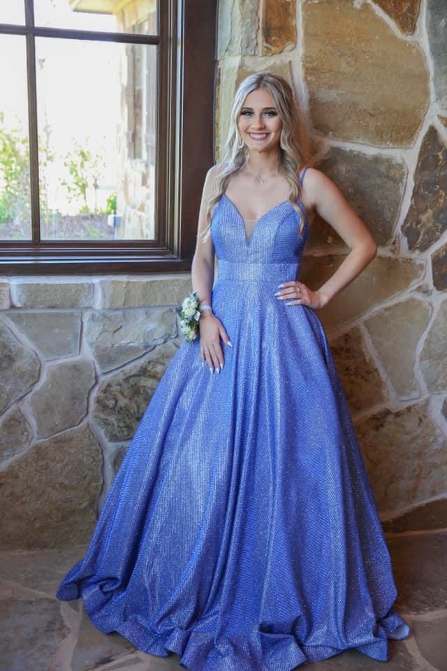 Size 0 Prom Blue Ball Gown on Queenly