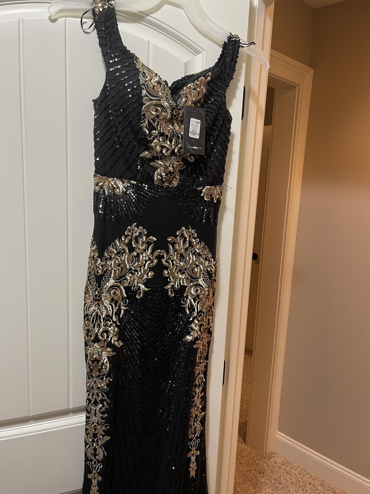 Size 4 Prom Off The Shoulder Black Mermaid Dress on Queenly