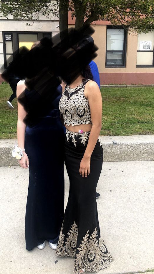 Size 2 Prom Lace Black Mermaid Dress on Queenly