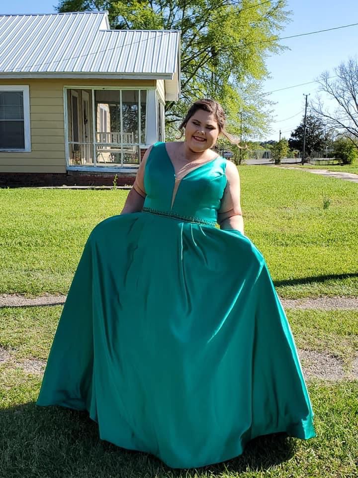 Sherri Hill Plus Size 20 Sequined Emerald Green Ball Gown on Queenly