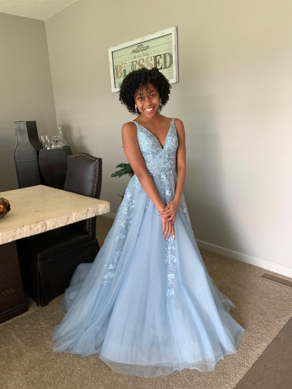 Ellie Wilde Size 0 Prom Light Blue Ball Gown on Queenly