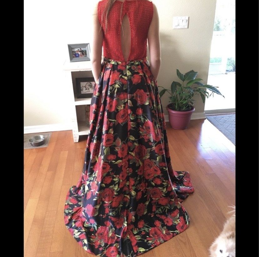 Red Size 0 Train Dress on Queenly