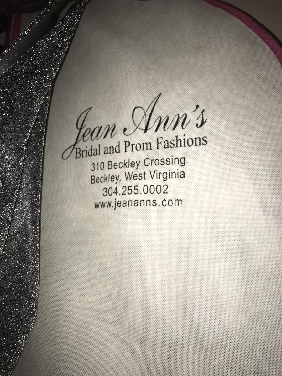 Size 14 Prom Silver A-line Dress on Queenly