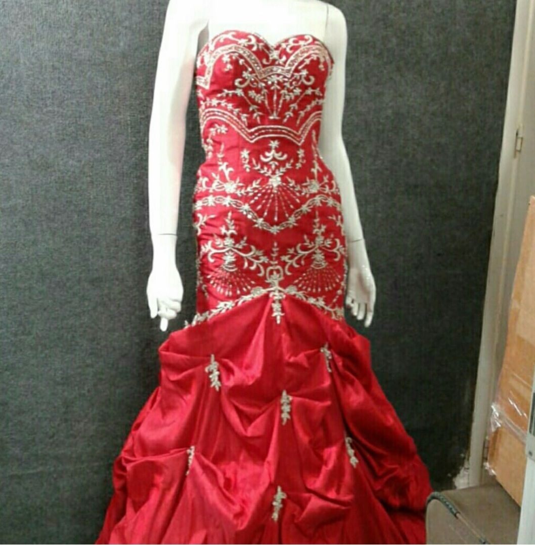 Size 4 Strapless Red Mermaid Dress on Queenly