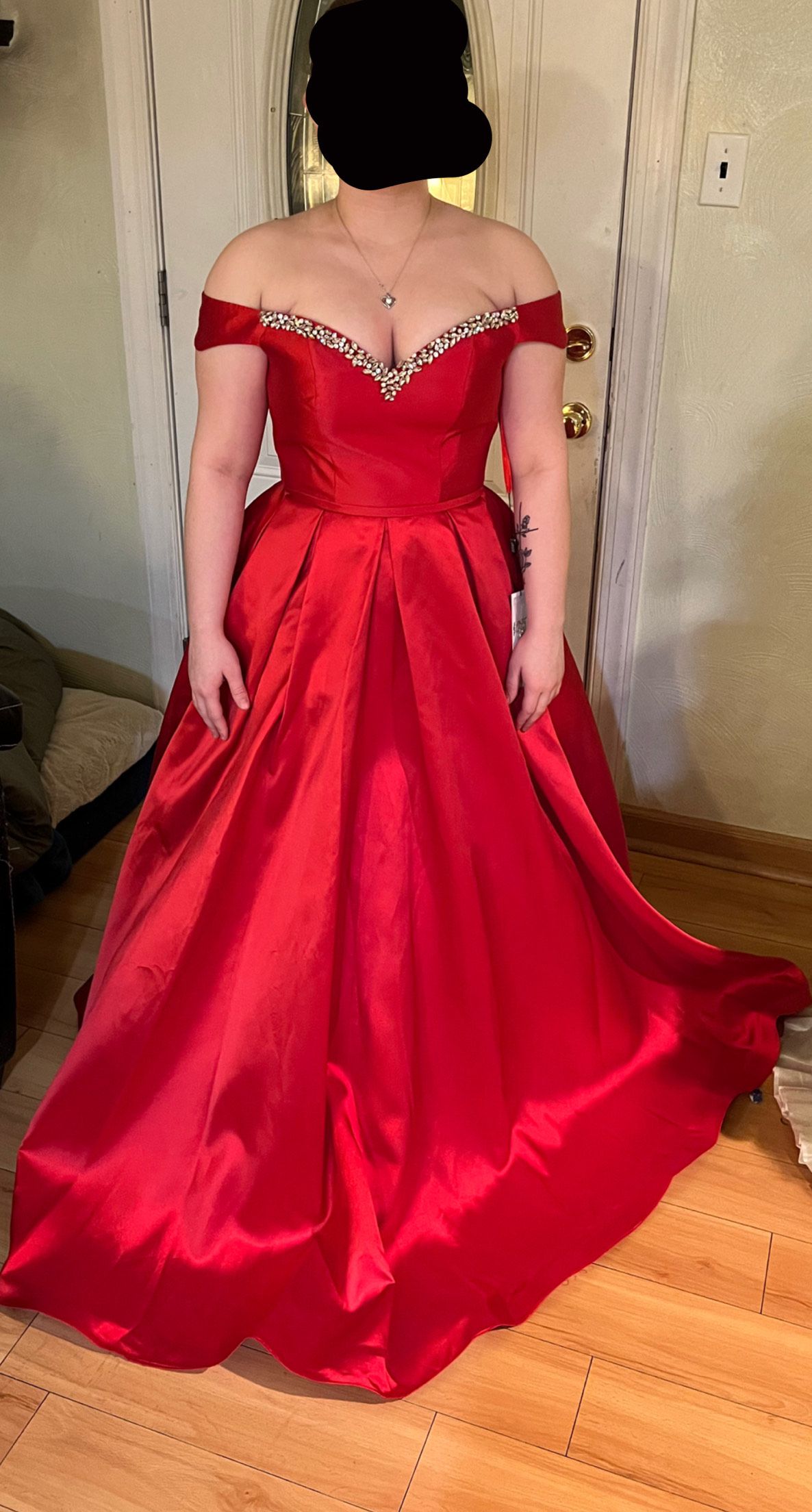 Clarisse Size 2 Prom Off The Shoulder Sequined Red Ball Gown on Queenly