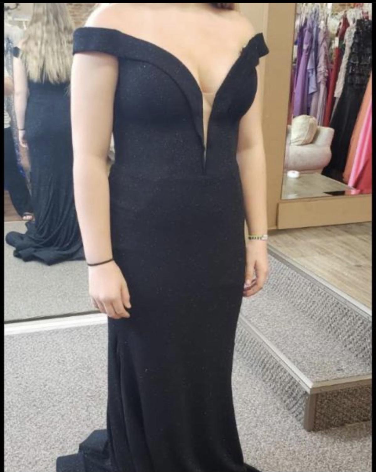 Size 8 Prom Off The Shoulder Black Floor Length Maxi on Queenly