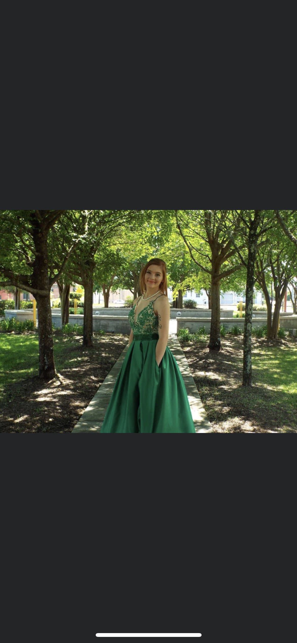 Size 4 Prom Lace Green A-line Dress on Queenly