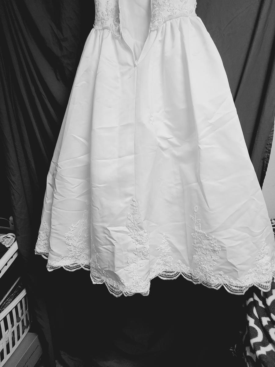 Melody Collection Size 8 White Ball Gown on Queenly