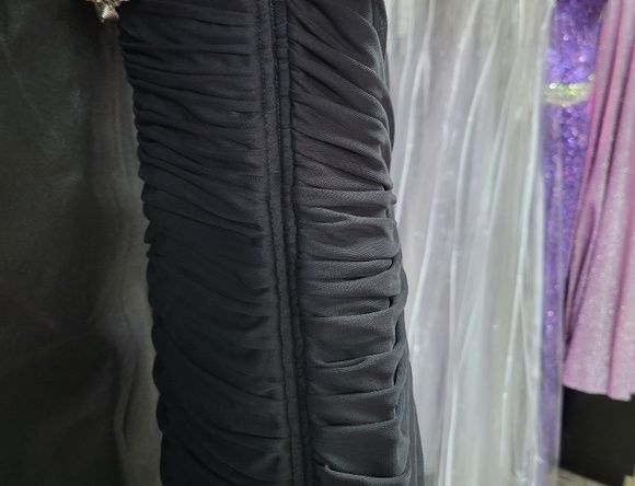 Style 1944 Terani Size 4 Prom Black Cocktail Dress on Queenly