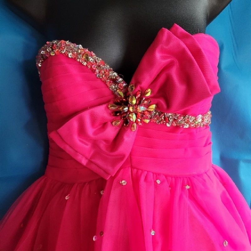 Style 6725 DAVE & JOHNNY Size 4 Prom Sheer Hot Pink Cocktail Dress on Queenly