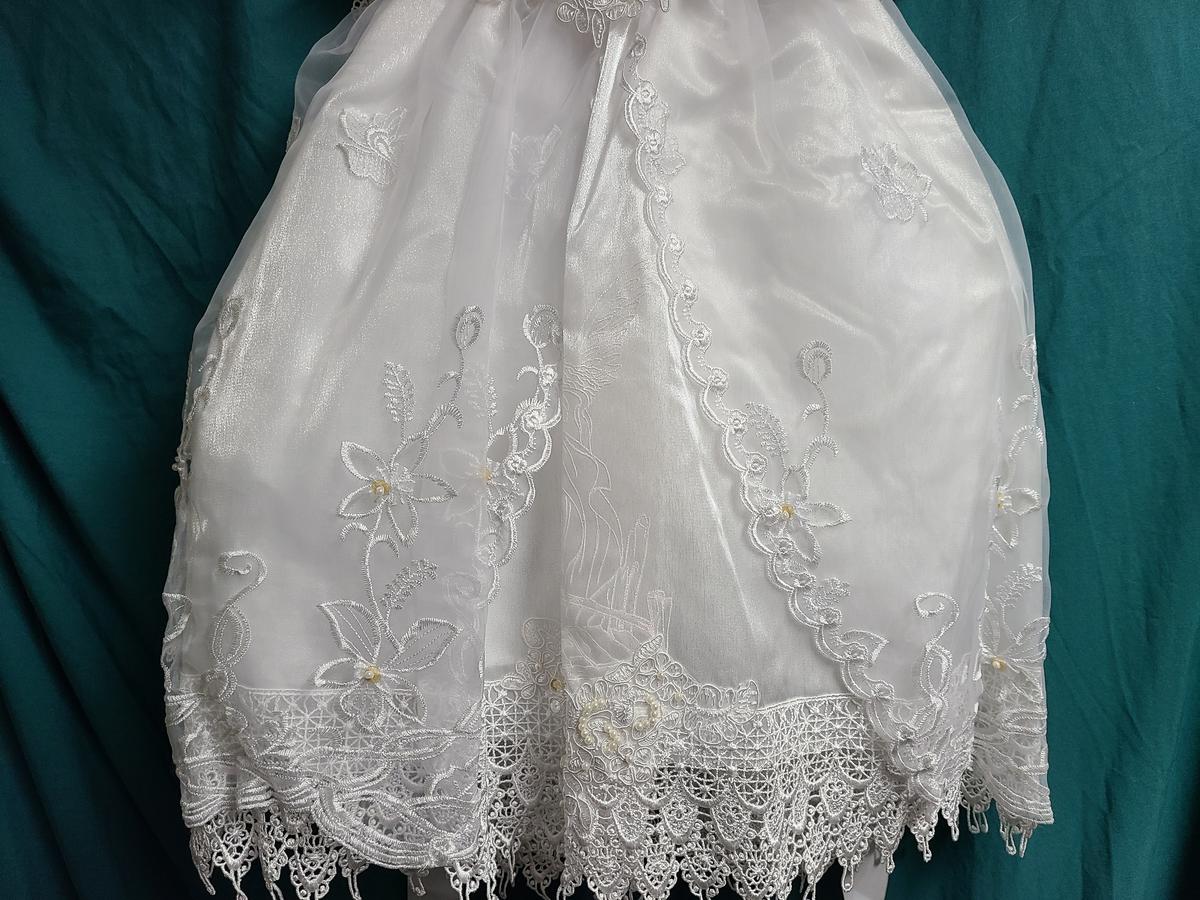 J.J Anjorden Girls Size 2 White Ball Gown on Queenly