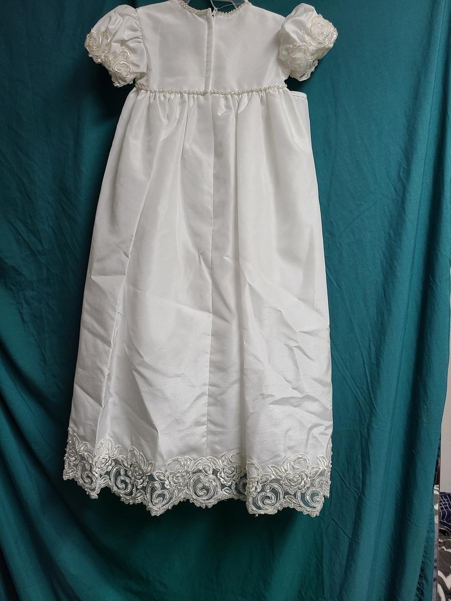 Girls Size 10 Cap Sleeve White Floor Length Maxi on Queenly