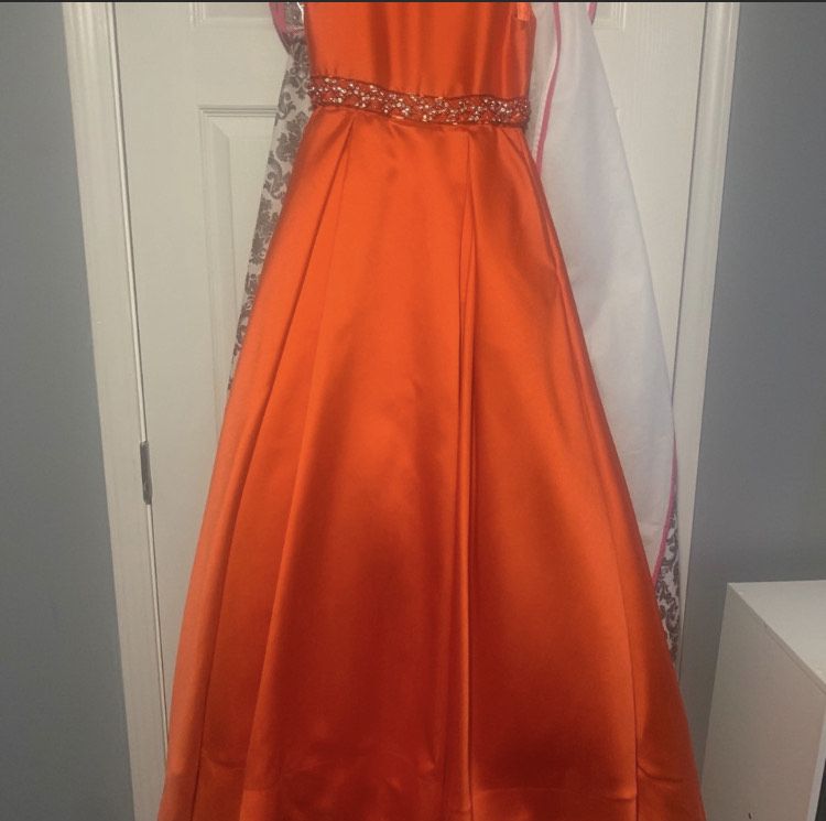 Girls Size 8 Prom Red Ball Gown on Queenly