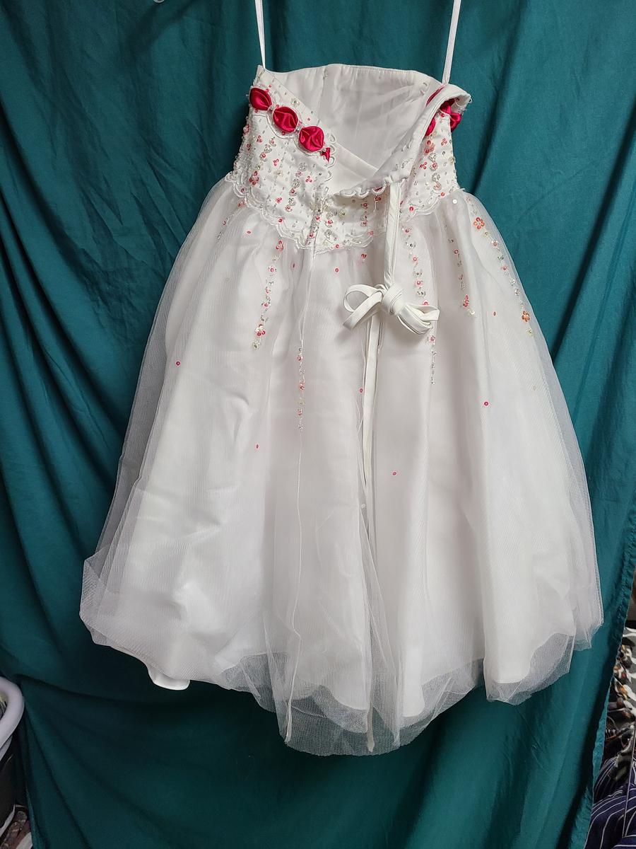 Style 8Y101 Calla Girls Size 3 White Ball Gown on Queenly