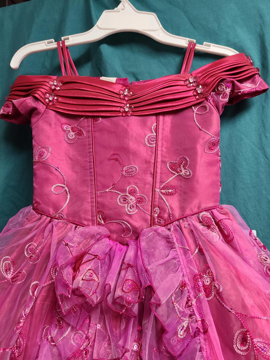 Girls Size 4 Cap Sleeve Pink Ball Gown on Queenly
