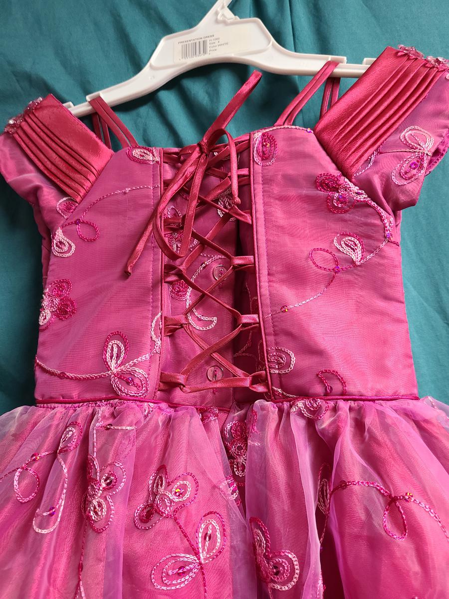 Girls Size 4 Cap Sleeve Pink Ball Gown on Queenly