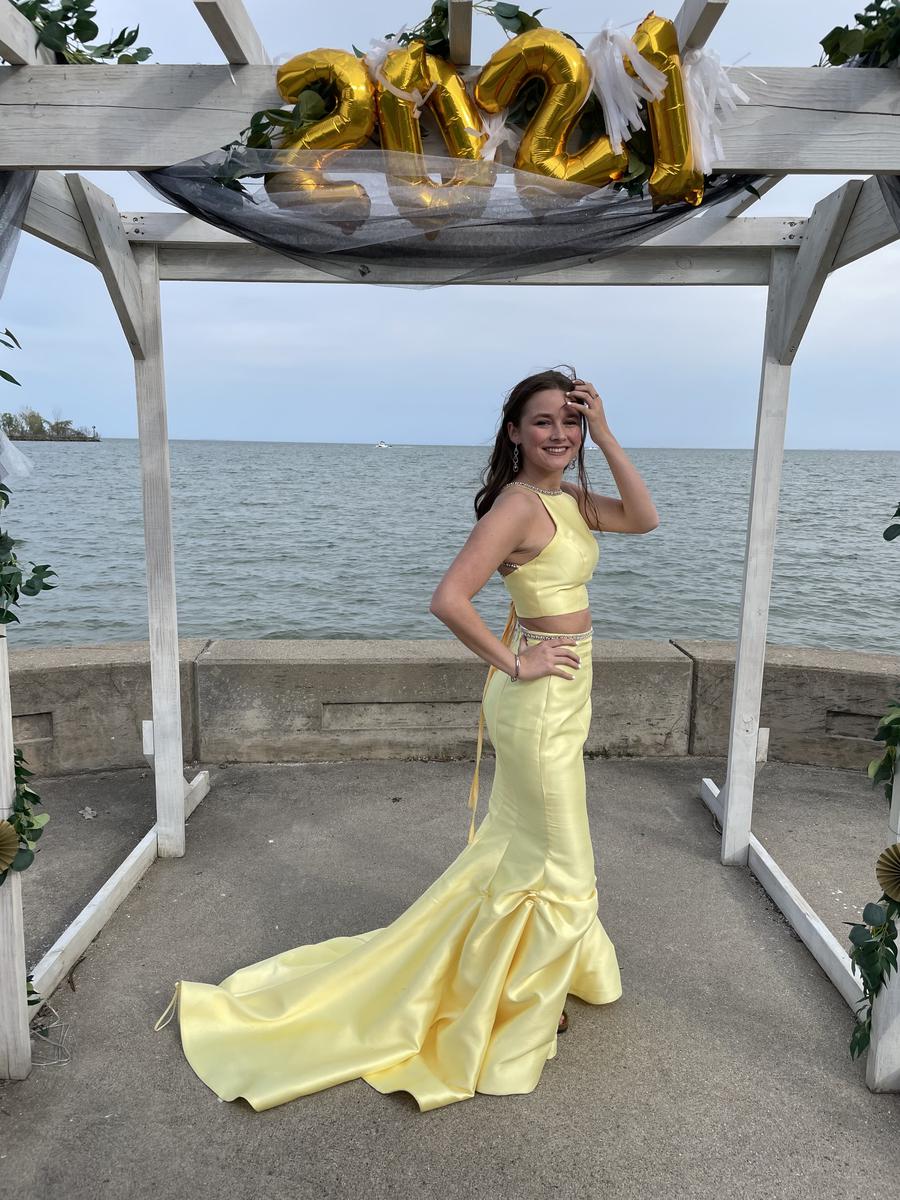 Sherri Hill Size 6 Prom Sequined Yellow Mermaid Dress on Queenly